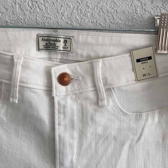 Abercrombie & Fitch White Jeans - Picture 2 of 4